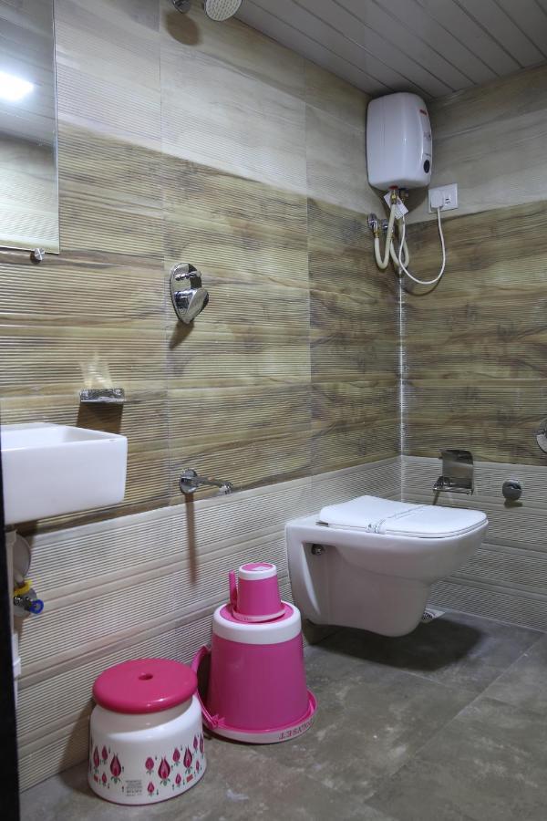 Hotel Apple Inn Нави Мумбай Екстериор снимка