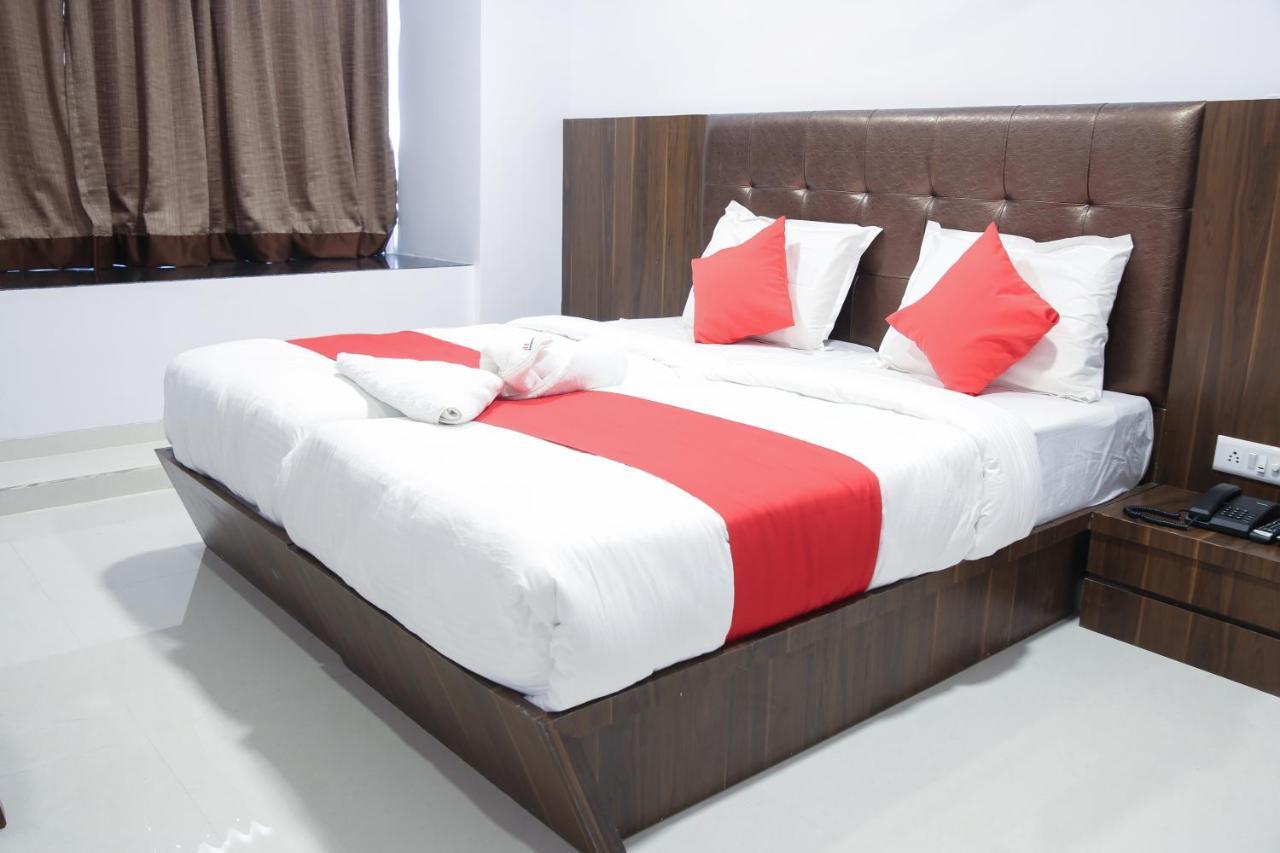 Hotel Apple Inn Нави Мумбай Екстериор снимка