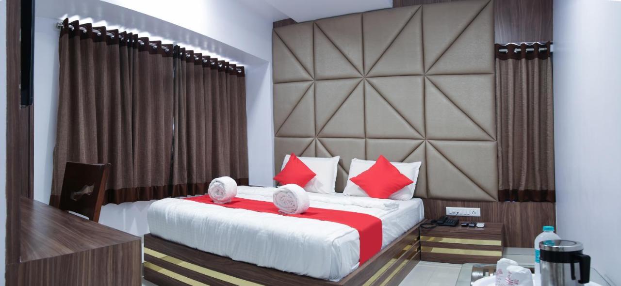 Hotel Apple Inn Нави Мумбай Екстериор снимка