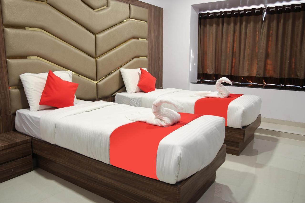Hotel Apple Inn Нави Мумбай Екстериор снимка