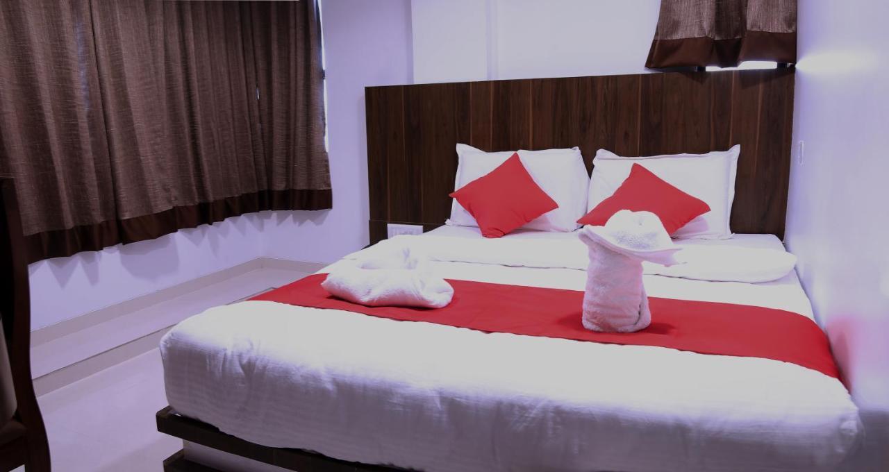 Hotel Apple Inn Нави Мумбай Екстериор снимка