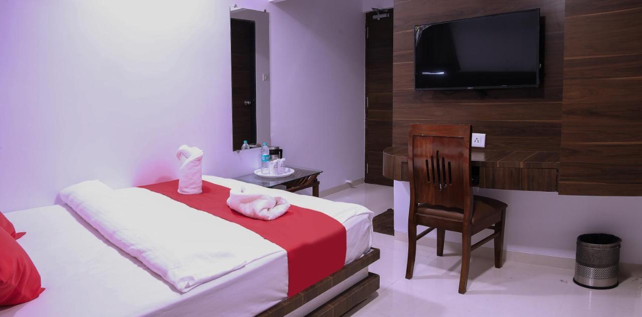 Hotel Apple Inn Нави Мумбай Екстериор снимка