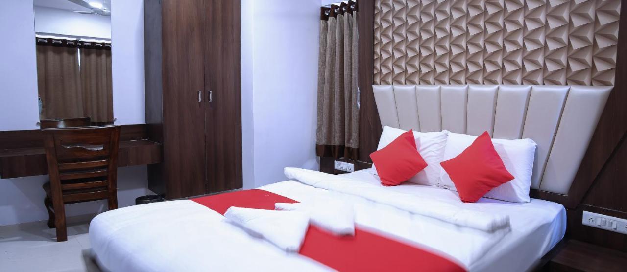 Hotel Apple Inn Нави Мумбай Екстериор снимка